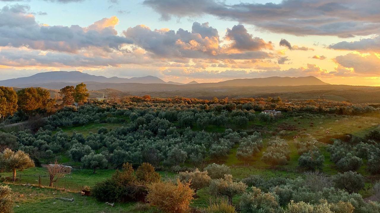 Apartmán Stone Tower Retreat, Oasis Of Peace Aristomenis Exteriér fotografie